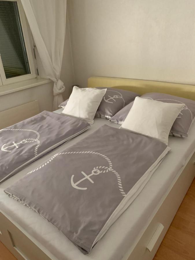 Over-night City-flat *